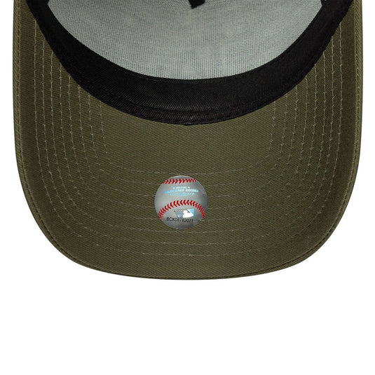 Gorra New Era LA Dodgers MLB Outline 9FORTY E-Frame Trucker Verde
