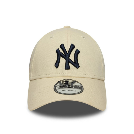 Gorra New York Yankees MLB Side Patch 9FORTY Crema