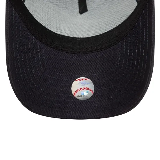 Imagen de Gorra New Era New York Yankees Patch 9FORTY E-Frame Navy